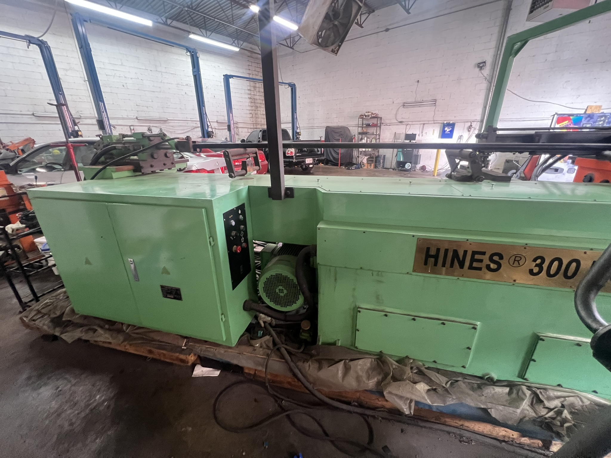 Used 300NC Semi-Automatic Machine & Tooling - Image 2